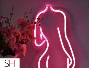 24 year old Caucasian Escort in Kelowna Pregnant redhead BrielleRose