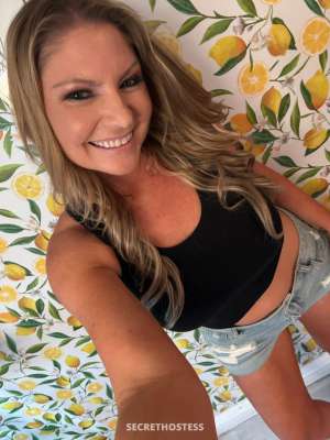 Fu*ck Momm Tight Pus*sy..Incall &amp; Outcall. Available 40 year old Escort in Bloomington-Normal IL