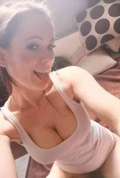 26 year old Escort in Newport I'm available at your services my number xxxx-xxx-xxx 