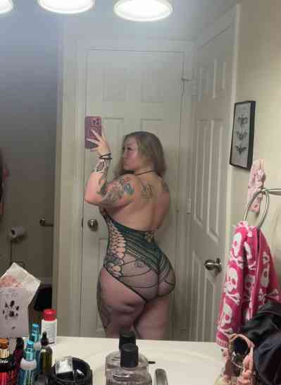 28 year old Escort in Abberton Hit me up for the great and naughty fun to your satisfaction