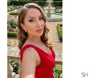 20 year old Italian Escort in London Maria -hot and slim, Agency