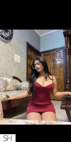 24 year old Asian Escort in Niagara Region hey babes ! I'm Simmi! the elite Barbie doll herself