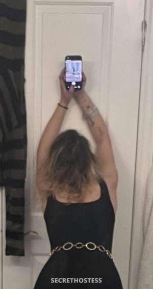 26 year old Caucasian Escort in Hamilton Whos up for some mid week fun!!! i am