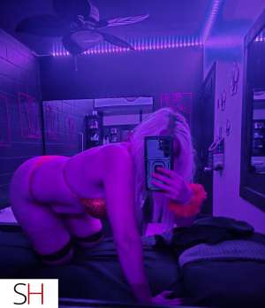 natural busty blond 25 year old Escort in Lethbridge