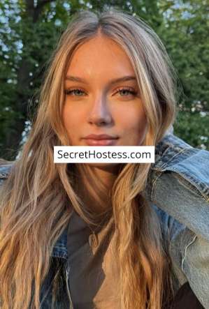 21 year old Caucasian Escort in Paris Janet, Agency