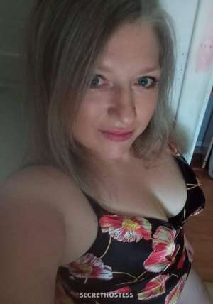 40 year old Caucasian Escort in St. Albert curvymaturenewtotownamazingdeepthroat