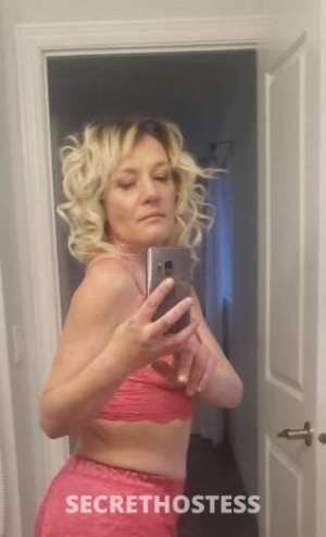 35 year old Caucasian Escort in Hamilton Blonde cutie with a big booty