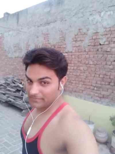 32 year old Indian Escort in Dehli I give sexual satisfaction to unsatisfied ladies and girls 