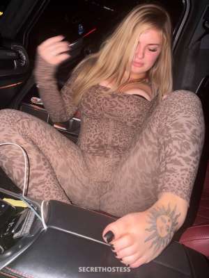 21 year old Escort in Phoenix AZ New Here. Fine and Thick