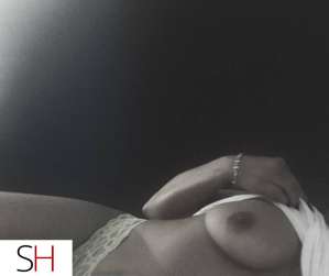 39 year old Caucasian Escort in Gatineau Ptite Femme Sexy XXX Chaude &amp; Mouillée INDÉ