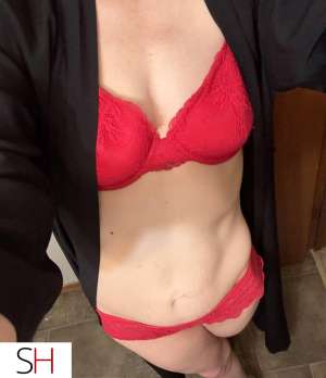 41Yrs Old Escort Edmonton Image - 3