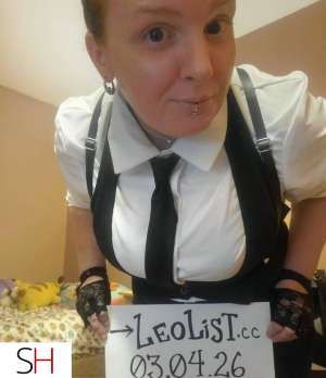 all-natural genuine ginger yes the carpet matches the drapes 42 year old Escort in Châteauguay