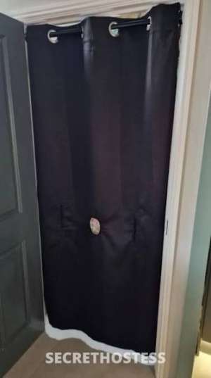 READ FIRST Gloryhole Action Sloppy wet deepthroat 35 year old Escort in Desmoines IA