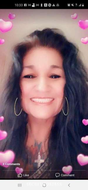 45 year old Escort in Northwest CT Looking for a good time