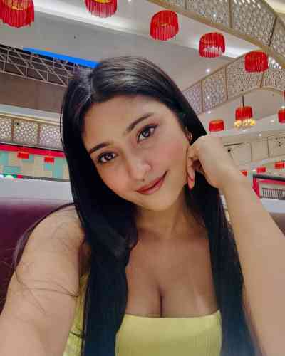 32 year old Indian Escort in Dehli Paid Services