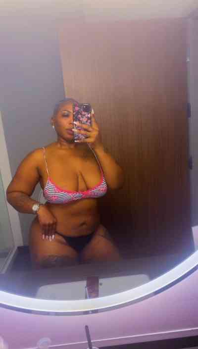 34 year old Caribbean Escort in Columbia SC Thick Big Booty 🇯🇲Island🇭🇹 Gyal Gripping Tight 