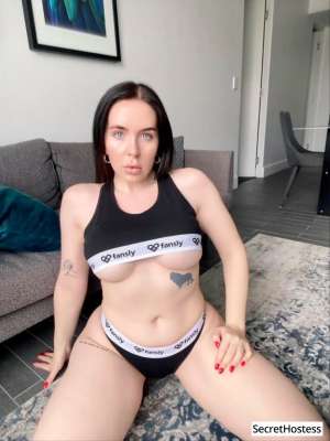 Escort model Lynn, Milwaukee 30 year old Escort in Milwaukee WI