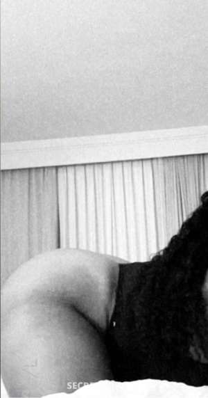 Tight foreign INCALL ONLY DELAND 21 year old Escort in Daytona FL