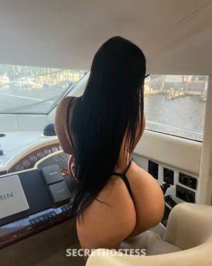 Lux Companion 23 year old Escort in Chicago Falls IL