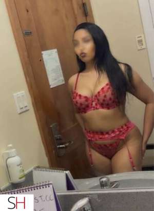 new in town 24 year old Escort in Hamilton