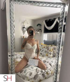 Petite bombshell available out &amp; incall 27 year old Escort in Saskatoon