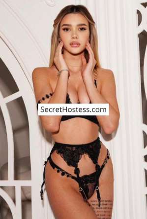 Chloe, Agency 21 year old Escort in Frankfurt