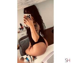 PARTY GIRL .24-7.INCALL &amp; OUTCALL, Independent 21 year old Escort in Luton