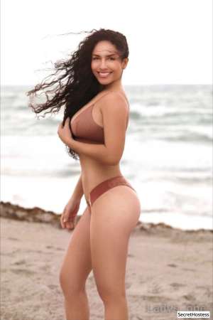 Escort model JULIA, Milwaukee 25 year old Escort in Milwaukee WI