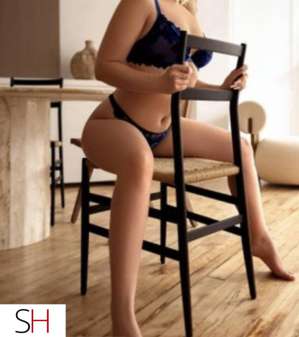 21 year old Caucasian Escort in Kootenays Real upscale bombshell with a vixen body-lets play