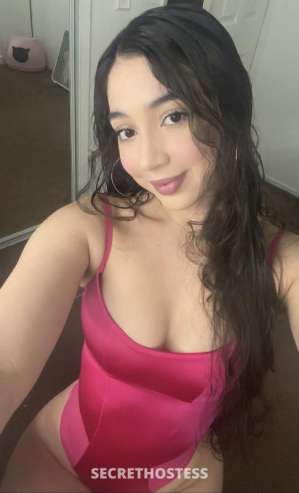 26 year old Escort in Medicine Hat HMU! My pussy is so hot right now to receives your cock..let