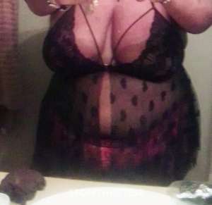 Text for availability outcalls only verify before meeting 45 year old Escort in Clarksville TN