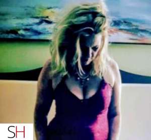 50 year old Caucasian Escort in Ottawa Cougar milf queen of bbbj lets party