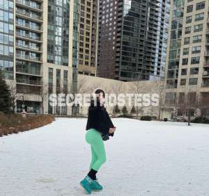 Hispanic Escort black brown Eyes 56KG 165CM Tall Chicago IL 0 year old Escort in Chicago IL