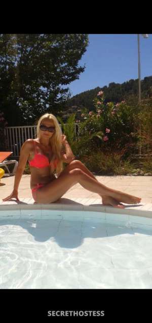 21 year old Eastern European Escort in Berlin Mischel 21