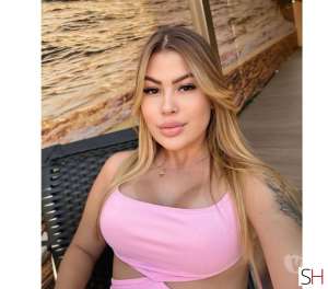 22 year old Latino Escort in Worthing West Sussex .Ariana...NEW HERE.., Independent