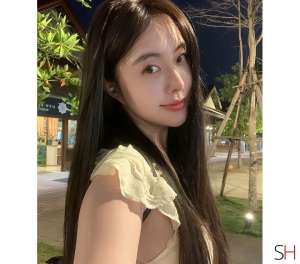 24 year old Escort in London 🌷Evening Glow · Gentle &amp; Welcoming🌷, Agency