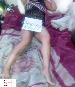 new in town, mature smooth woman available now 26 year old Escort in Brampton