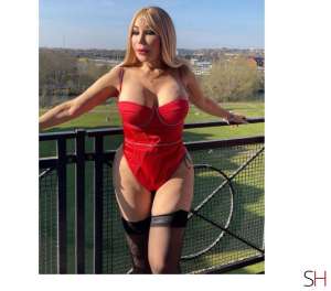 39 year old Latino Escort in Crawley Central Bedfordshire VALENTINA TOYS NEW💯REAL💋GFE THE BEST O💥W💥O, 