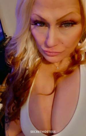 43 year old Escort in Minneapolis MN Lets link up if hour serios