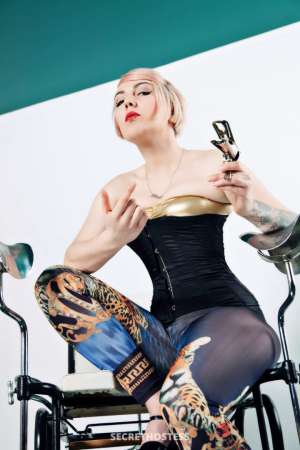 Tantra-Domina Pixie Pee 39Yrs Old Escort 60KG 172CM Tall Berlin Image - 3