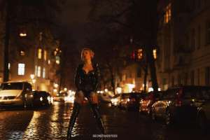 Tantra-Domina Pixie Pee 39Yrs Old Escort 60KG 172CM Tall Berlin Image - 15