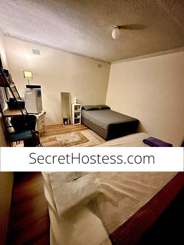 26Yrs Old Escort Size 12 Image - 21