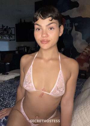 Lovely Lola Bunni 21 year old Escort in Maui HI