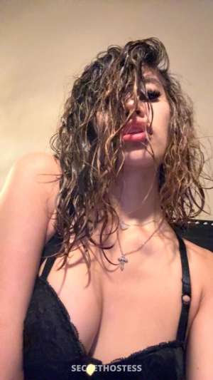 NEW PETITE MIXED LATIN BABE IN TOWN WITH A JUICY PUSSY & 21 year old Escort in Palm Springs CA