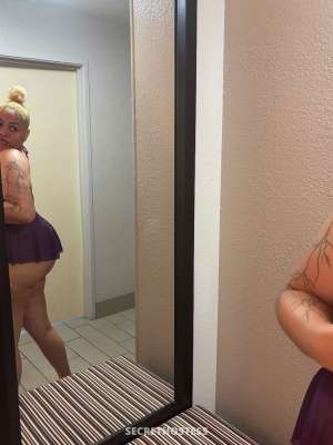 24 year old Escort in St. Louis MO 5 10 220 real thick real pretty Zoey