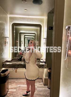 26 year old Middle Eastern Escort in Chicago IL Nadia Luve