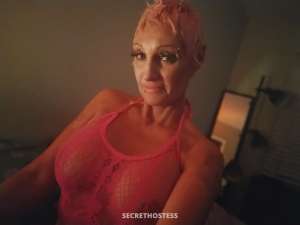 40 year old Escort in Edmonton Hot, Sexy, Busty Blonde