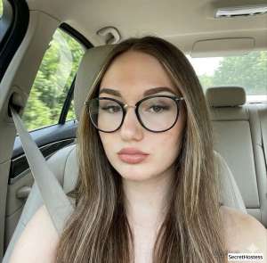 28 year old Escort in Edmonton Escort model Mary Lane, Edmonton