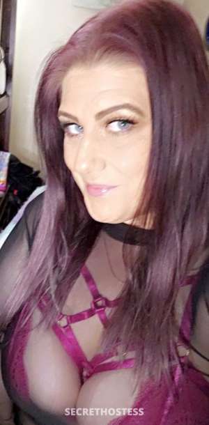Spring fever got Cassandra feeling all frisky 43 year old Escort in Niagara