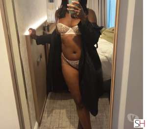 33 year old Canadian Escort in London Ebony Canadian Emily visiting London Bridge, Independent